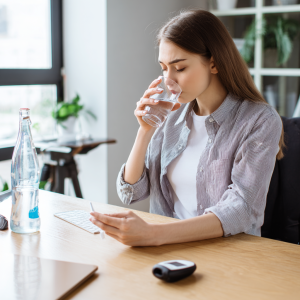 Hiperglikemia – objawy, przyczyny i leczenie