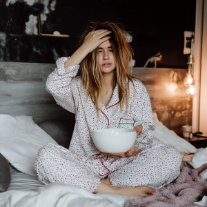 Jak powstrzymać wymioty? Domowe sposoby i leki na wymiotowanie