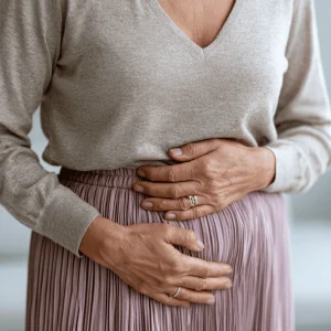 Długotrwałe krwawienia w menopauzie – przyczyny, kiedy są niepokojące i jak je zatrzymać?
